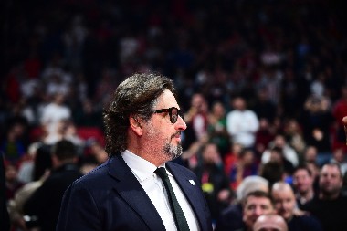 "LAKŠE NAĆI SIR NA KALINIĆ PIJACI NEGO IGRAČA" Urnebesni Trinkijeri i "ljubavne poruke" od navijača Zvezde