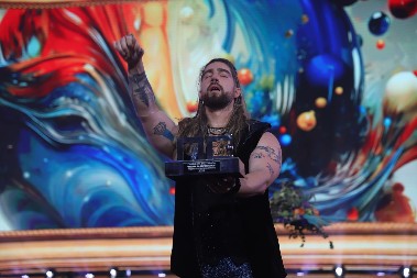 NE MOŽE DA DOĐE SEBI! Pogledajte reakciju Princa nakon što je pobedio na PZE (VIDEO)