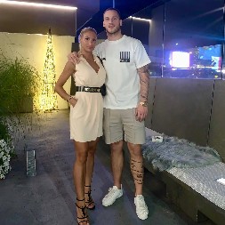 ZNA FORMULU Atraktivna Sara u mnogome uticala da Arnautović pronađe mir van, ali i na terenu