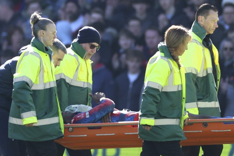 DOBRO SAM Posle horor starta, napadač Kristal Palasa obradovao fudbalski svet uz 25 kopči