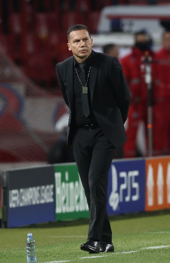 "BACILA SAM ČINI NA NJEGA, ZATO NIJE USPEO U ZVEZDI" Barak Bahar na meti majke bivšeg fudbalera Čelsija, još uvek mu nije oprostila