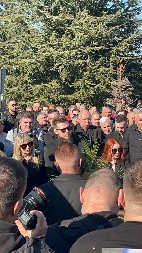 SAŠA POPOVIĆ SAHRANJEN UZ HOR Bolni stihovi kidaju dušu: "Valja poći jer sve ima kraj"