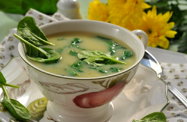 ČORBA OD SPANAĆA SA ORASIMA Krepi organizam u trenu