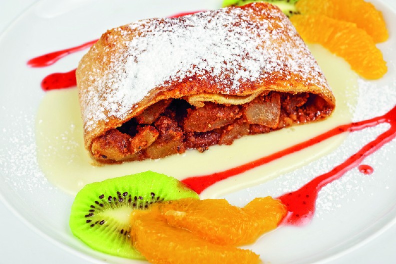 BEČKA ŠTRUDLA Savršena poslastica sa jabukama koja osvežava u momentu