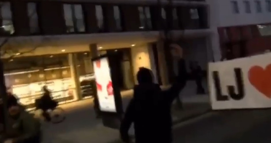 UBIJ, ZAKOLJI, DA SRBIN NE POSTOJI! Monstruozni povici na skupu u Ljubljani - evo kako "podržavaju" studente u blokadi! (VIDEO)