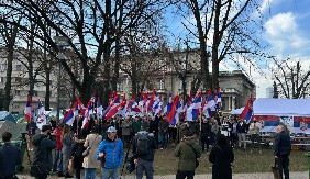 DECA MI PLAČU KOD KUĆE ŠTO NE IDU U ŠKOLU! BEZ ŠKOLE SAMO ČOBANI MOGU DA BUDU! Građani očajni zbog blokada došli da podrže studente u Pionirskom parku (VIDEO)