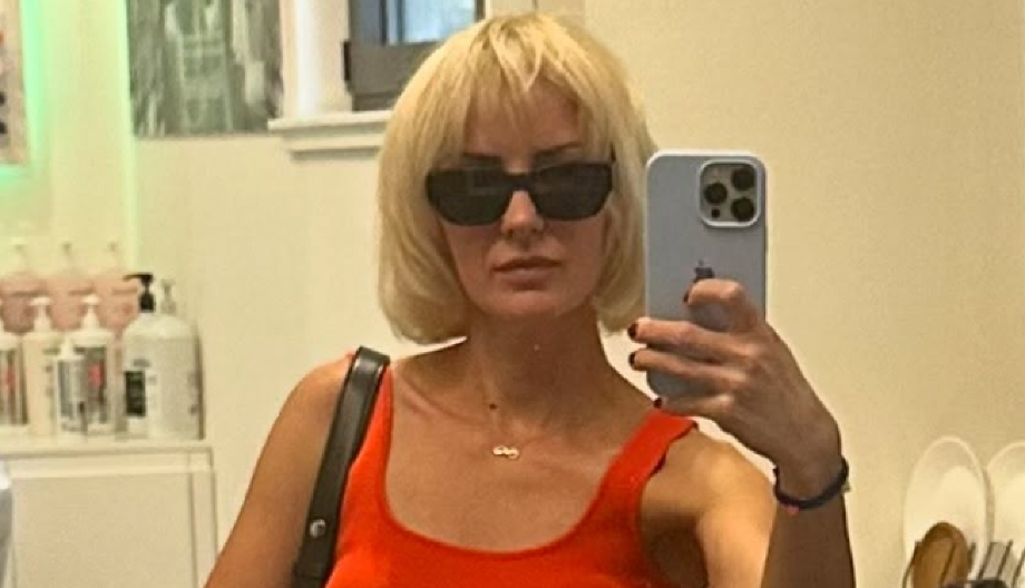 NAŠA PEVAČICA U DRUGOM STANJU! Objavila radosne vesti na Dan žena: ''Molimo se da sve bude u redu''