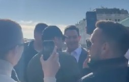 UZNEMIRUJUĆI VIDEO Devojka pala u nesvest bežeći od Šarovića koji ju je jurio po parku!