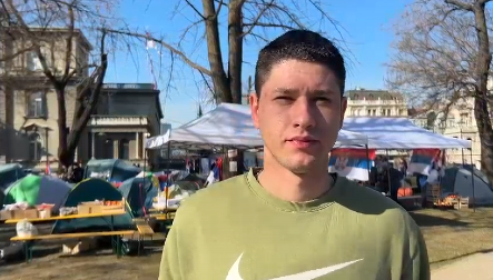 UŽASAVAJUĆE! Aktivisti blokada jezivo vređaju i prete stravičnim nasiljem Milošu Pavloviću samo zato što hoće da uči (FOTO)