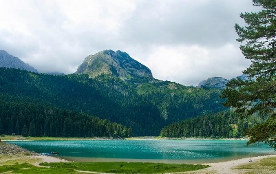 CRNOGORCI ĆE IMATI MUKA Fali im 8.000 radnika u najvažnijem letovalištu
