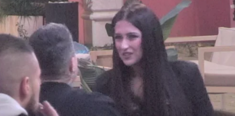 ''JOŠ UVEK JE DEVOJČICA, NEMA OSEĆAJ DA JE MAJKA'' Otkriveno koliko ima godina Stefani Grujić