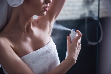 U OVOM DELU DANA TREBA DA SE NANOSI DEZODORANS  Evo koje vreme je u pitanju, a masa ljudi greši