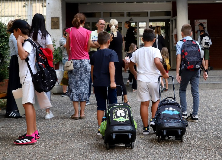 USKORO POČINJE UPIS PRVAKA U ŠKOLE Usluga eZakazivanje dostupna i ove godine, a ovo su važni datumi