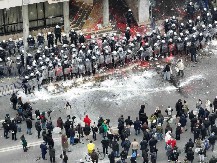 OTAC MLADIĆA KOJI JE STRADAO U PADU NADSTREŠNICE: Nemojte rušiti državu, deco, vratite se u škole i na fakultete! Do istine ćemo doći...