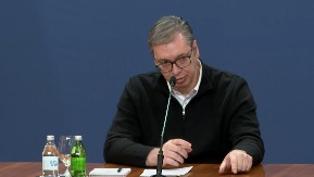 VEĆINSKA SRBIJA NE ŽELI OBOJENU REVOLUCIJU Vučić: Nadam se da su to drugi takođe shvatili