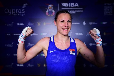 SRPKINJA ISPISALA ISTORIJU BOKSA Fenomenalna Anđela Branković osvojila zlatnu medalju! (VIDEO)