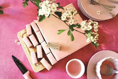 POSNA ROZEN TORTA Klasik koji nikada ne izlazi iz mode, za svaku svečanu trpezu