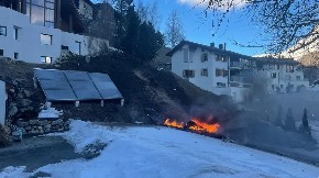 "VIDEO SAM OGROMNU VATRENU LOPTU" Srušio se avion u švajcarskim Alpima, POGINULE TRI OSOBE (FOTO)