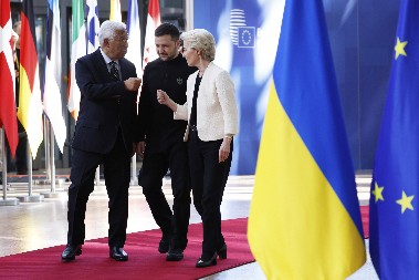 EVROPSKI LIDERI LAKOMI NA RUSKE PARE Nije im dosta kamata sada hoće  milijarde od glavnice