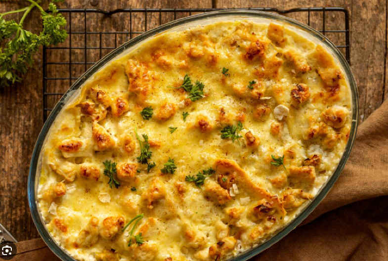 ZAPEČENA PILETINA SA PAVLAKOM I KAČKAVALJEM Gurmanski specijalitet koji osvaja od prvog zalogaja