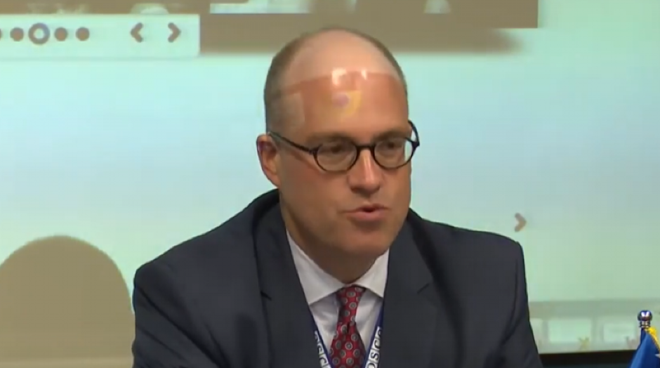 AMBASADOR DŽONATAN MUR "Na protestu u Beogradu nije bilo upotrebe zvučnog topa"