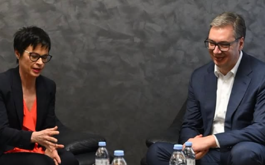 VUČIĆ SE SASTAO SA MARTOM KOS Sledi razgovor sa generalnim sekretarom NATO-a