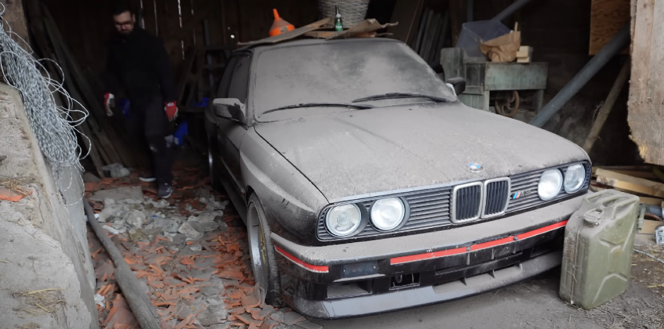 PRAŠNJAVI AUTOMOBILSKI KLASIK Pronašli BMW koji zapravo vredi čitavo bogatstvo…(VIDEO)