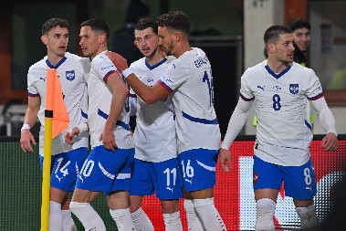 SRPSKA BRANA USPELA DA IZDRŽI Maestro Samardžić potezom zaslužio Luvr, "orlovi" se pevajući vraćaju iz Beča