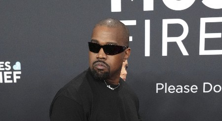 ROĐENU ĆERKU UVLAČI U PAKAO Reper ponovo na meti skandala, a sada se oglasila i Kim Kardašijan, jednim potezom je rekla sve