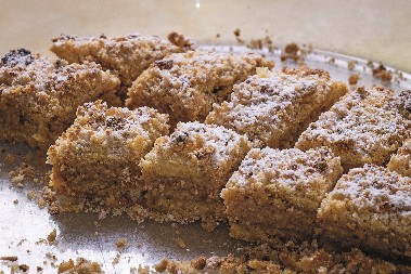 ČUPAVA KATA Starinski kolač sa orasima i džemom koji budi sva čula