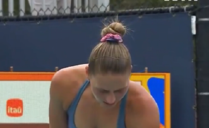 OVO NIKO NIJE OČEKIVAO Svi su gledali u njen dekolte, a onda je jednim potezom šokirala ceo svet tenisa (VIDEO)