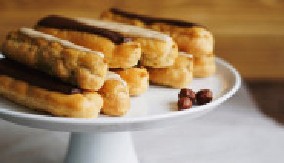 NAJSLAĐI EKLERI Sa bogatim punjenjem i preliveni čokoladom, za pravo uživanje