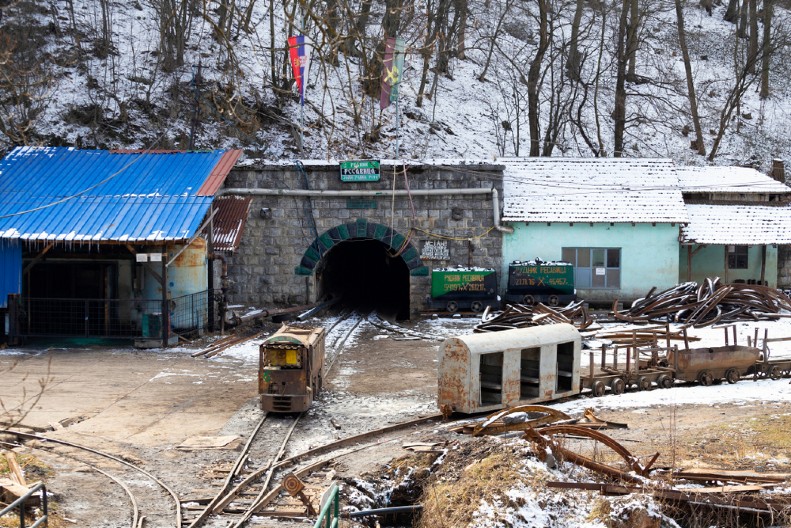 VEĆE PLATE ZA SRPSKE RUDARE  Povećane i zarade i topli obrok