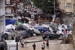 STIŽU POPLAVE I URAGANSKI VETROVI, SPREMA SE PAKAO! Najnovija vremenska prognoza uliva nemir! Na udaru su dve destinacije koje Srbi obožavaju!