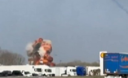 SUDARILA SE DVA VOJNA AVIONA Jezivi snimci obišli planetu, oglasio se ministar odbrane Francuske (VIDEO)