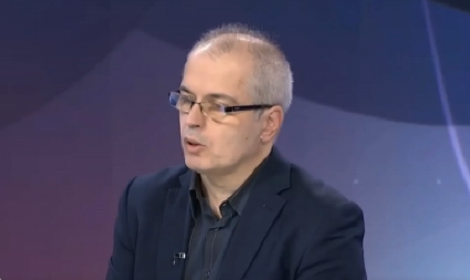 PROFESOR URNISAO BLOKADERE I IDEJU O ZBOROVIMA: "Niste završili ni osnovne studije a hoćete da menjate politički sistem i da vraćate prevaziđene anarhističke ideje!"