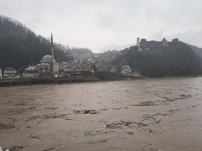 KIŠA NAPRAVILA KATAKLIZMU U BIH! Reke počele da se izlivaju - kreće HAOS! (FOTO)