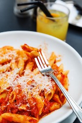 PENE AL ARABIJATA PASTA Pikantno jelo koje će vas dugo držati sitim, za one izbirljive