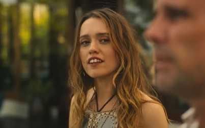 HOLIVUDSKI ZUBI NISU VIŠE U TRENDU Šarlot Le Bon je postala simbol nesavršenog osmeha