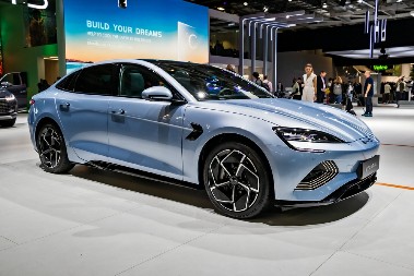 KINESKI GIGANT SE POSLEDNJI SMEJE Mask im se rugao – sad ga šiju i osvajaju svet