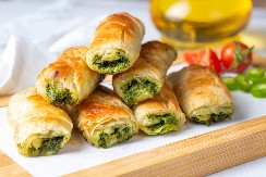 SLANE ROLNICE SA BLITVOM I SIROM Ukusne i sočne, a priprema je jednostavna, bićete oduševljeni