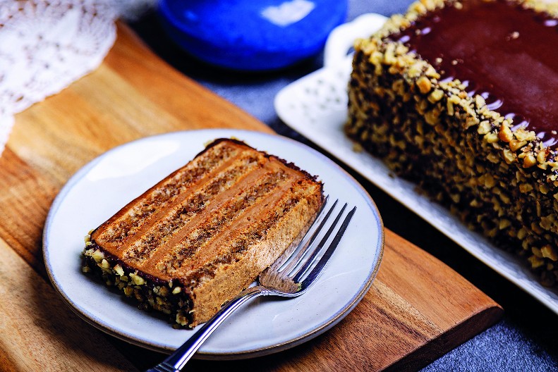 REFORMA TORTA Čokoladni klasik sa orasima za svaku svečanost