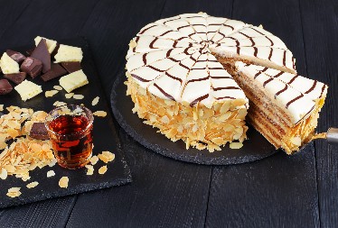 ESTERHAZI TORTA Raskošna poslastica koja je dobila ime po grofu