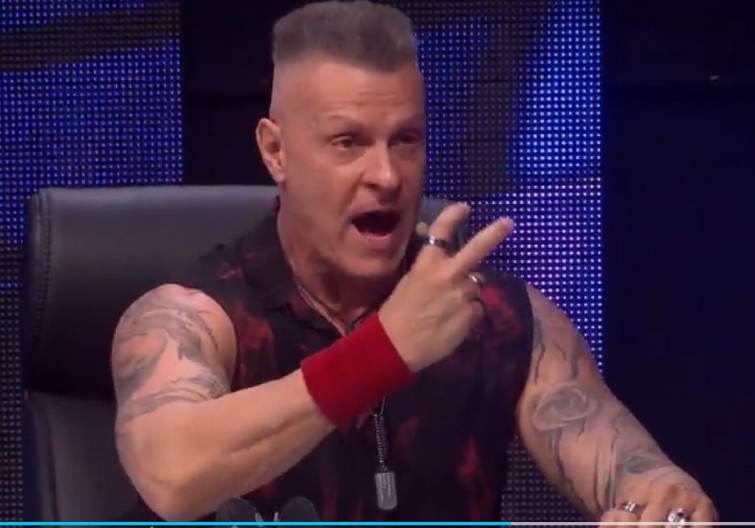 "NAPALI SU ME, TUČEM IH!" Đorđe David šokirao oglašavanjem, sve se desilo ispred studija Zvezda Granda!