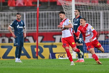 DA LI OVO SKRIVENA PORUKA BIVŠEM KLUBU Njegoševa neobična grimasa na licu posle golčine Zvezdi