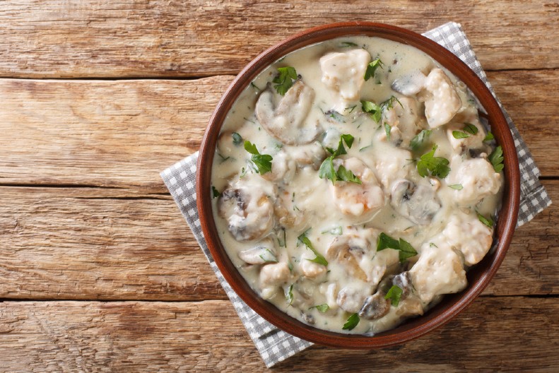 PILETINA U SOSU OD ŠAMPINJONA Kremasto jelo pravi je raj za nepca