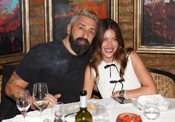 "ČOVEK JE POTPUNO NEURAČUNLJIV" Supruga Ognjena Amidžića doživela neprijatnost, momentalno je izletela iz automobila, ovo su detalji