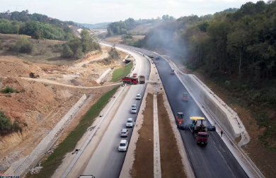 RADOVI NA AUTO-PUTU „MILOŠ VELIKI“ SE BLIŽE KRAJU U toku je asfaltiranje u tunelu Munjino brdo