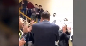 VESELE SE BLOKADERI, USKRATILI SU STUDENTIMA PRAVO GLASA Brnabić reagovala na snimak, pogledajte kako izgleda Pravni protiv pravde (VIDEO)