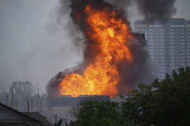 NOVI SNIMCI POŽARA U MALEZIJI! (VIDEO)
